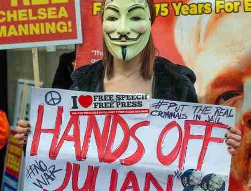 Should Trump Pardon Julian Assange after DOJ Indictment Yesterday? 6 Shutterstock