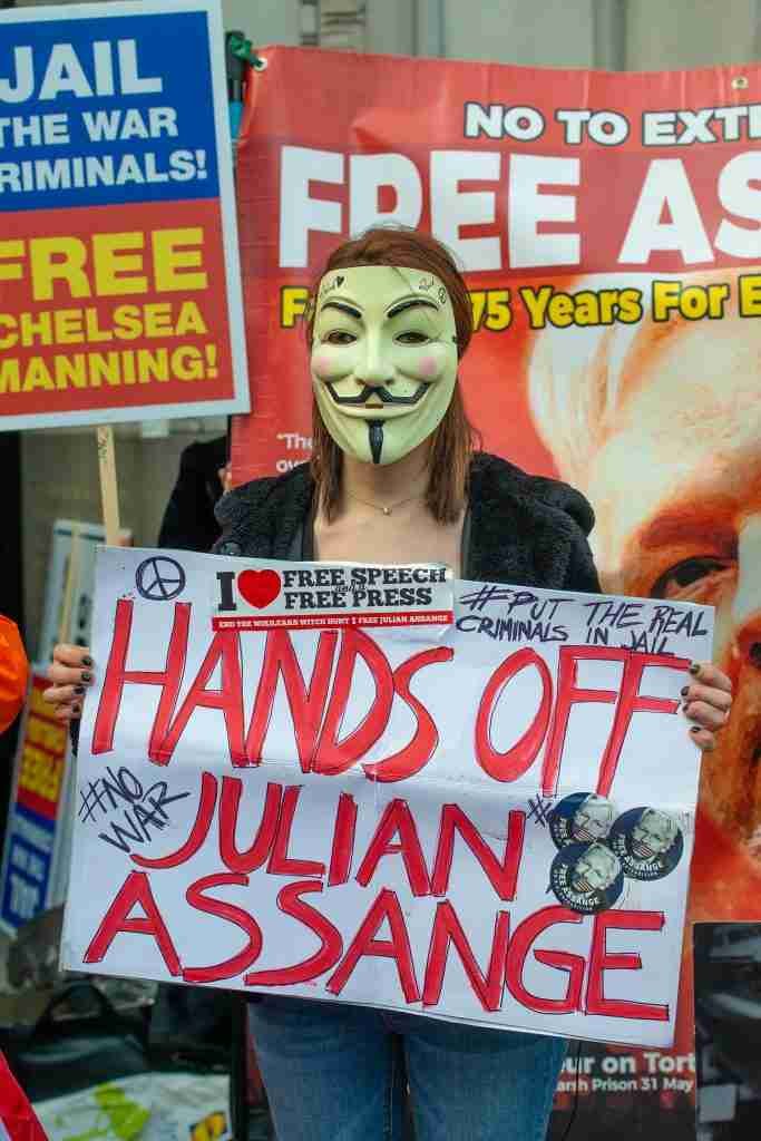 Should Trump Pardon Julian Assange after DOJ Indictment Yesterday? 1 Shutterstock