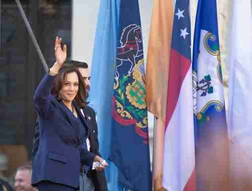 Kamala Harris Buries Joe Biden 2 Shutterstock